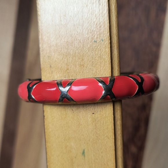 Hinged Clamper Bracelet Enamel Two Tone Red Metal - Picture 11 of 12